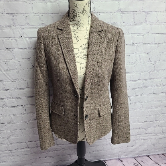 GAP Jackets & Blazers - NWOT Gap wool herringbone blazer. Small. 936